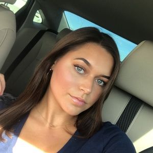 Meet your Posher, Nina